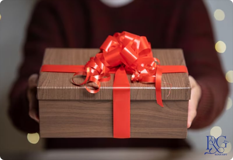 استفاده از جعبه_ های چوبی و پارچه ای برای بسته بندی هدیه