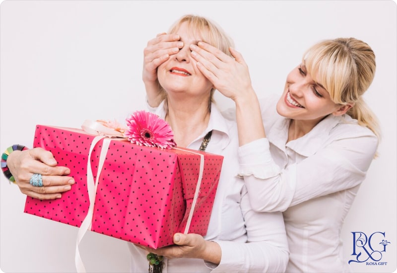 انواع هدیه‌های مناسب برای روز مادر