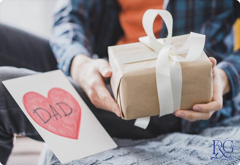 انواع هدیه‌های مناسب برای روز پدر از رزا گیفت