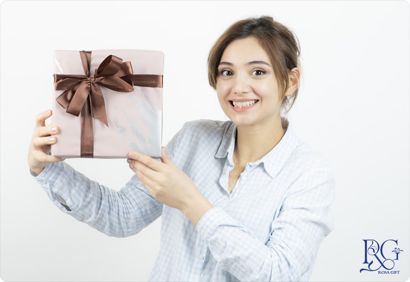چرا هدیه دادن به همکار زن در روز زن اهمیت دارد؟