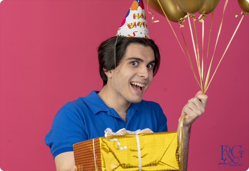 توجه به سن و علاقه‌مندی‌ها