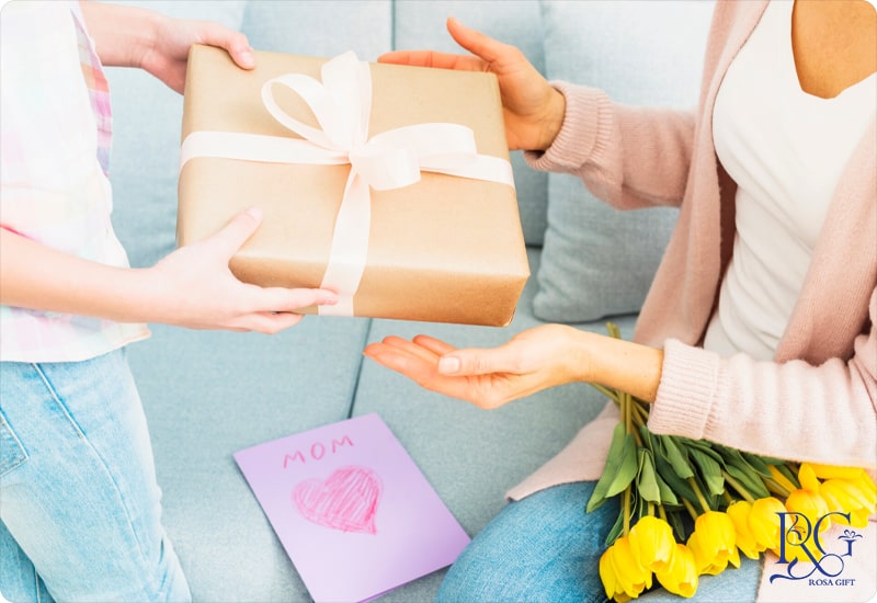 نکات کلیدی در انتخاب هدیه تولد برای مادر