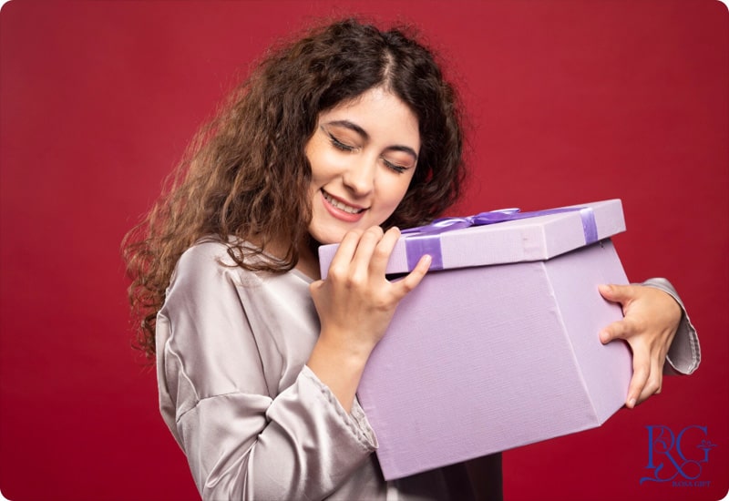 چرا انتخاب هدیه برای همسر زن اهمیت دارد؟