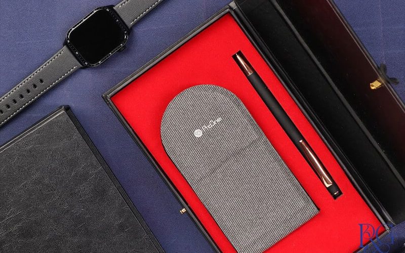 ابزارهای اداری و دیجیتال هدیه روز معلم برای مرد